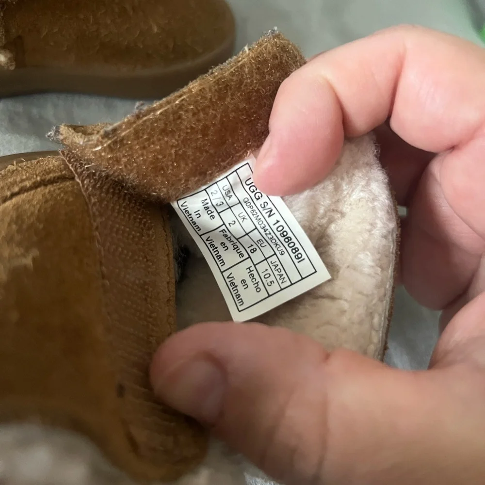 Ugg boots infant size 2/3